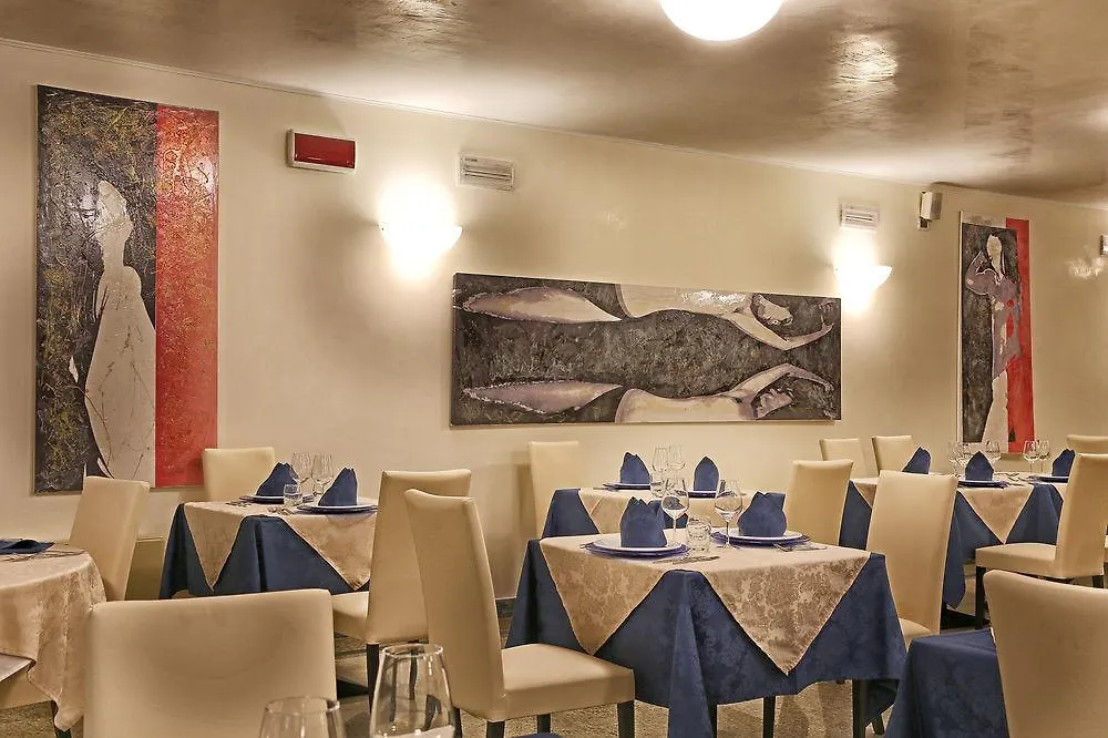 Happy Hotel Atelier Gardone Riviera Centro & Beach