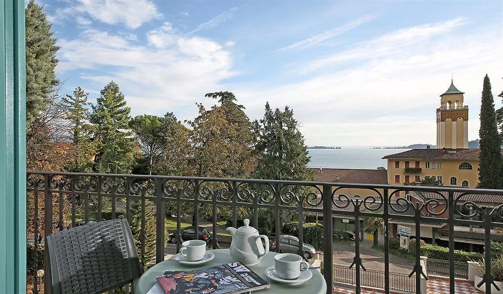 Happy Hotel Atelier Gardone Riviera Centro & Beach