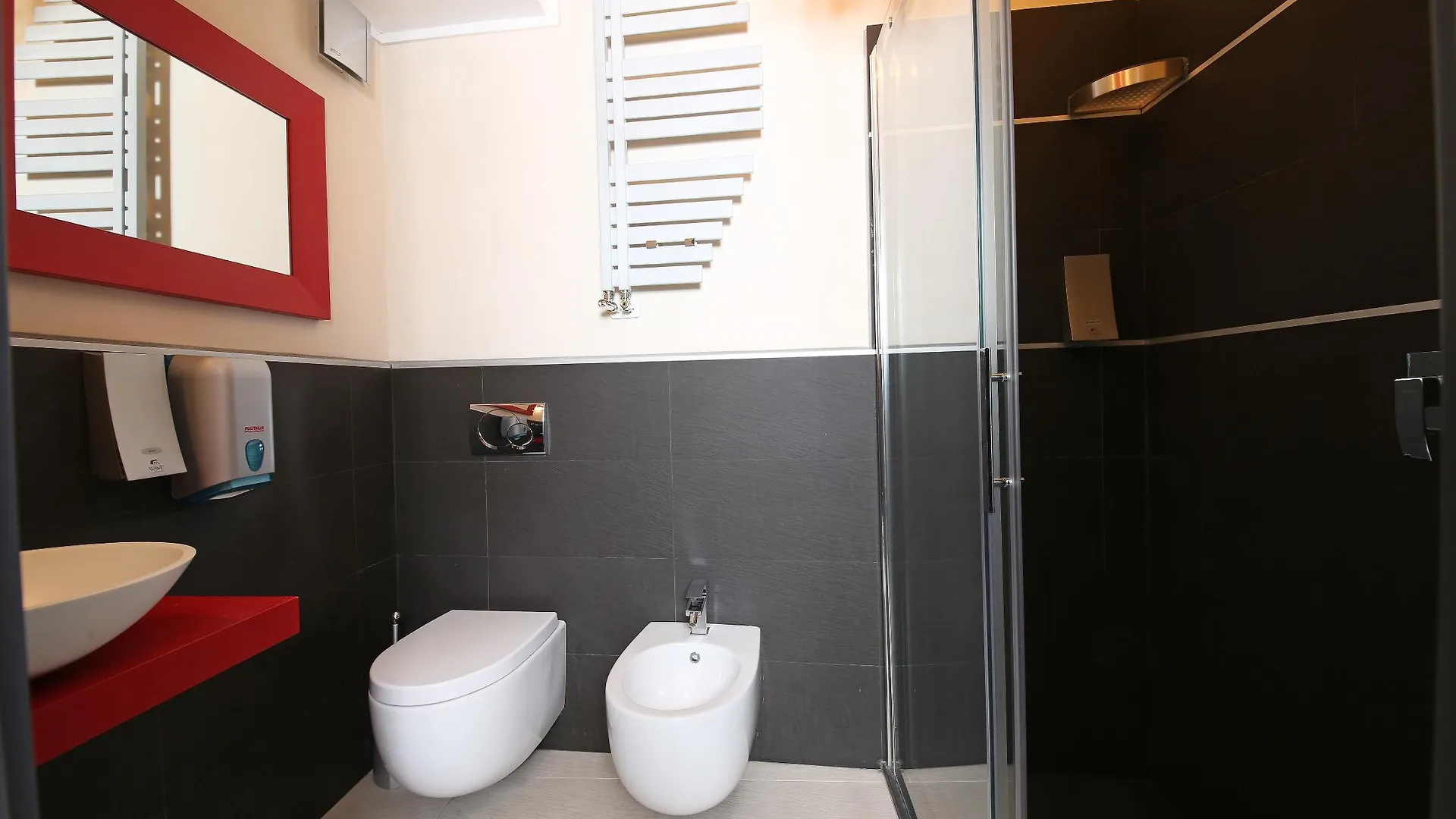 ***  Happy Hotel Atelier Gardone Riviera Centro & Beach Italy