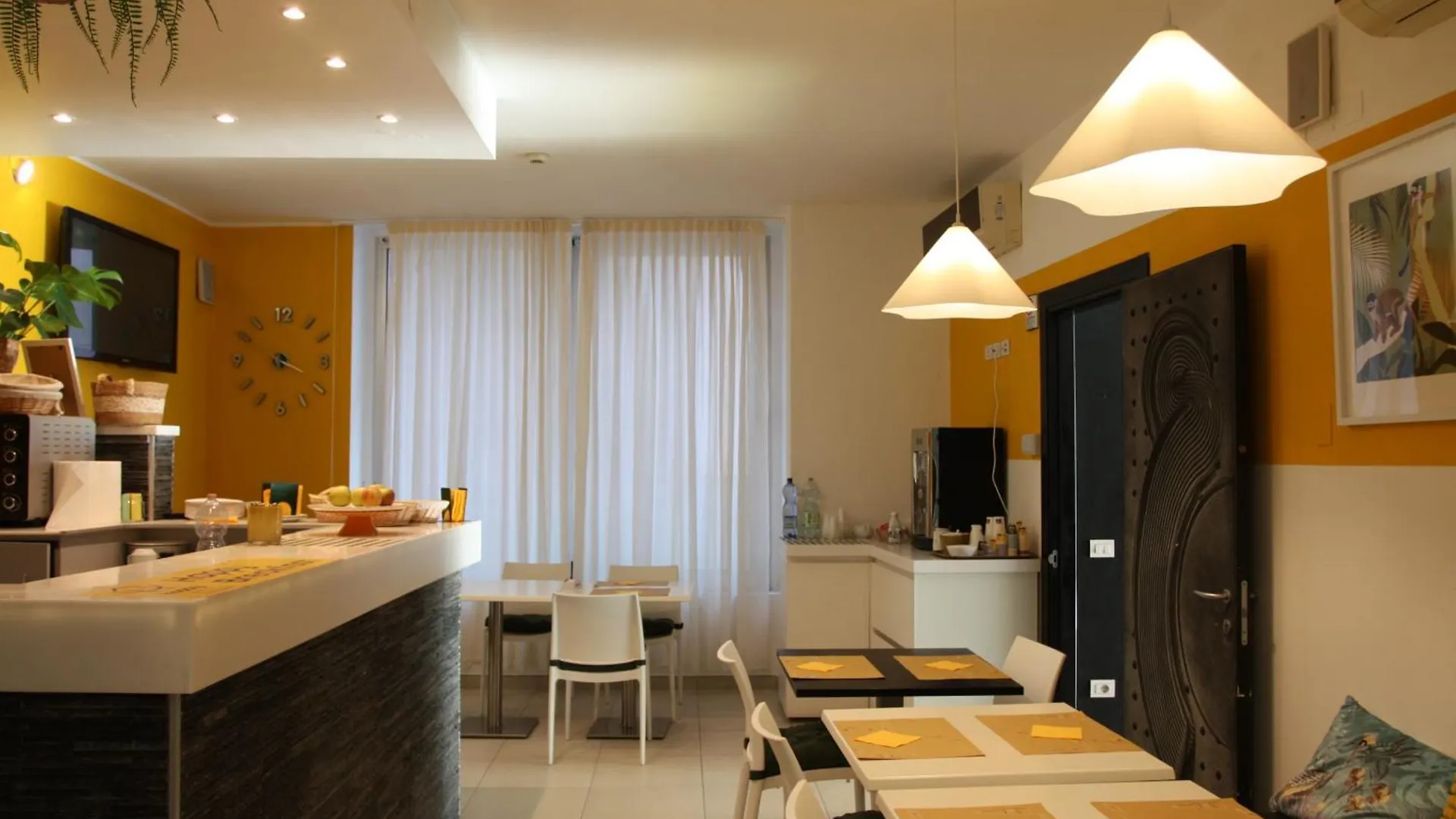 Happy Hotel Atelier Gardone Riviera Centro & Beach