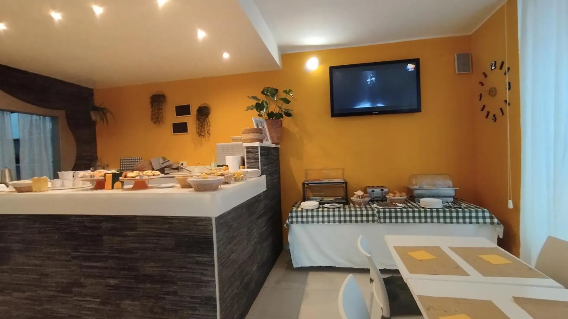 Happy Hotel Atelier Gardone Riviera Centro & Beach