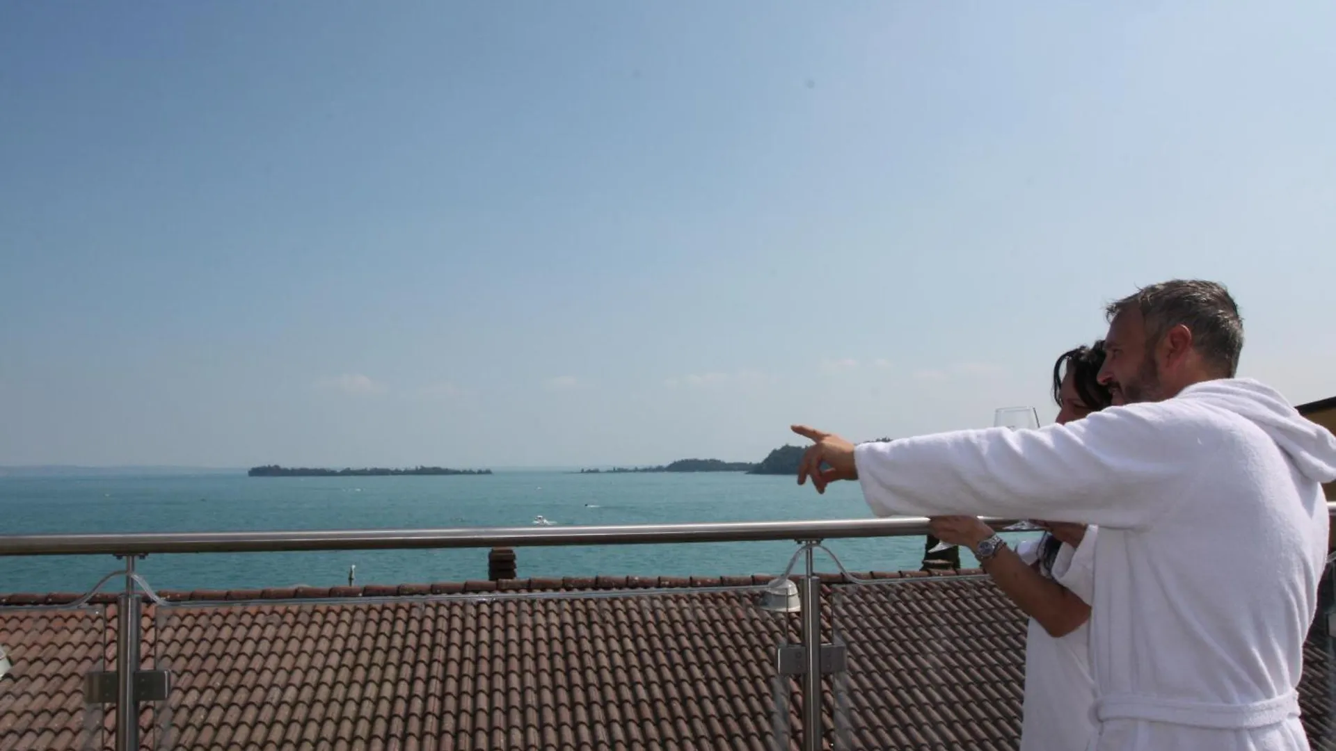 Happy Hotel Atelier Gardone Riviera Centro & Beach