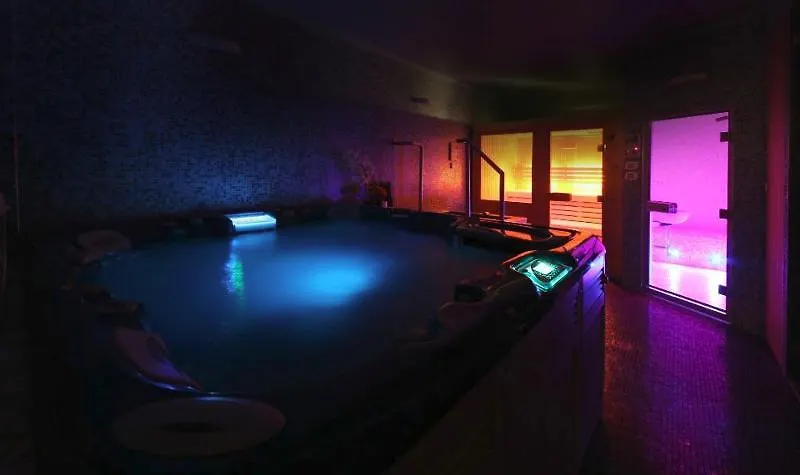 Happy Hotel Atelier Gardone Riviera Centro & Beach