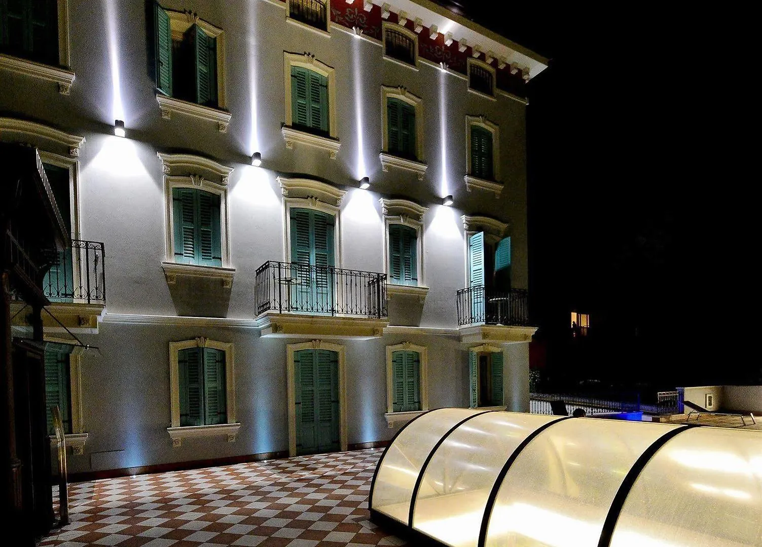 Happy Hotel Atelier Gardone Riviera Centro & Beach Olaszország