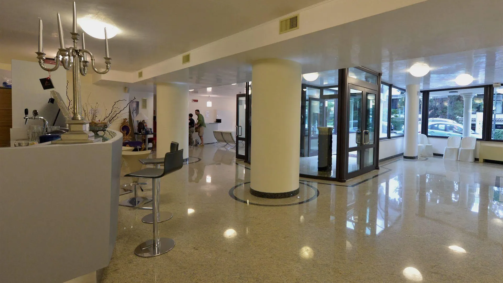 Happy Hotel Atelier Gardone Riviera Centro & Beach