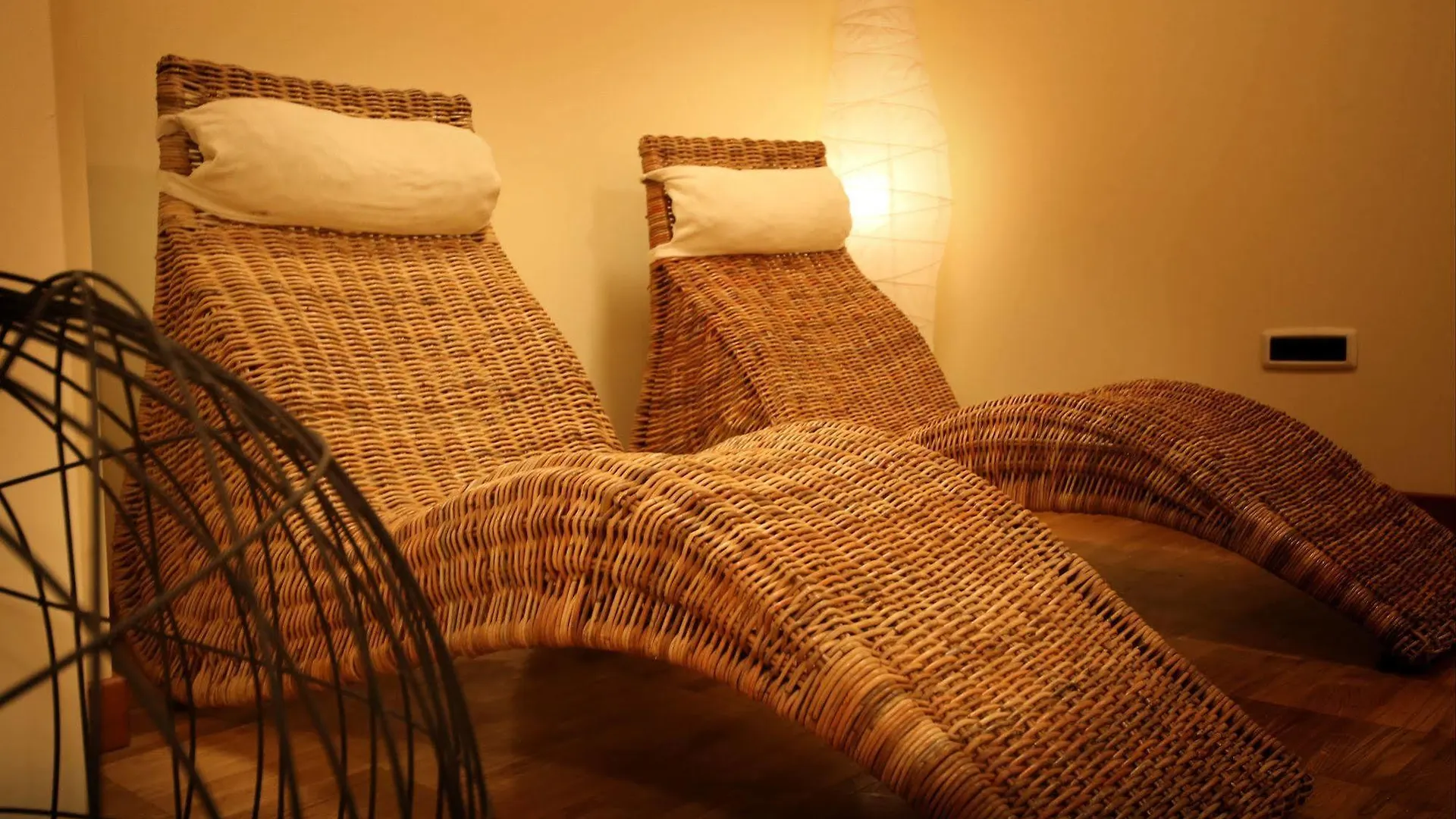 ***  Happy Hotel Atelier Gardone Riviera Centro & Beach Italy