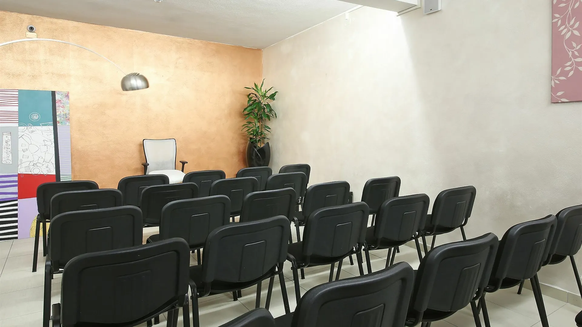 Happy Hotel Atelier Gardone Riviera Centro & Beach