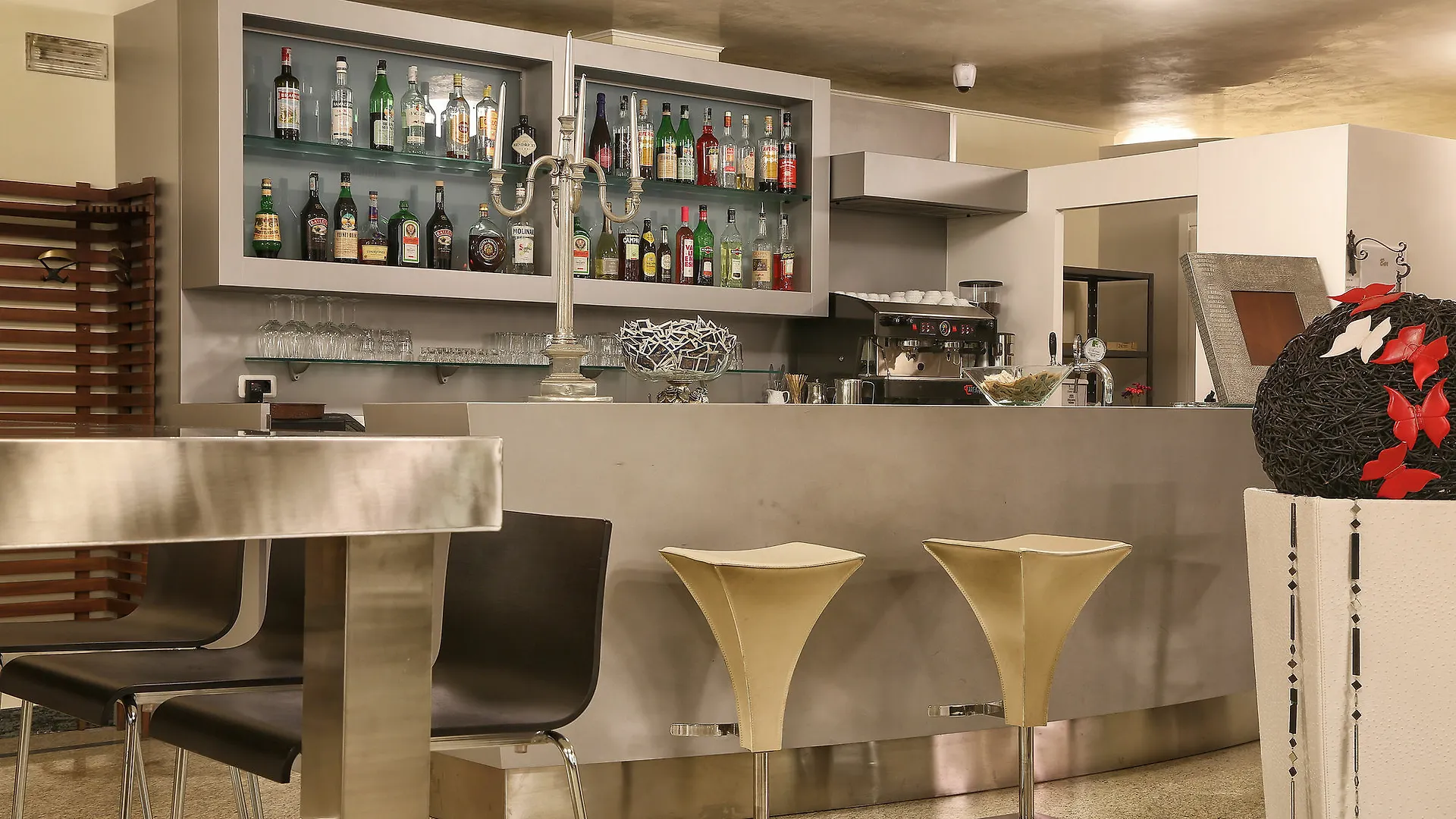 Happy Hotel Atelier Gardone Riviera Centro & Beach