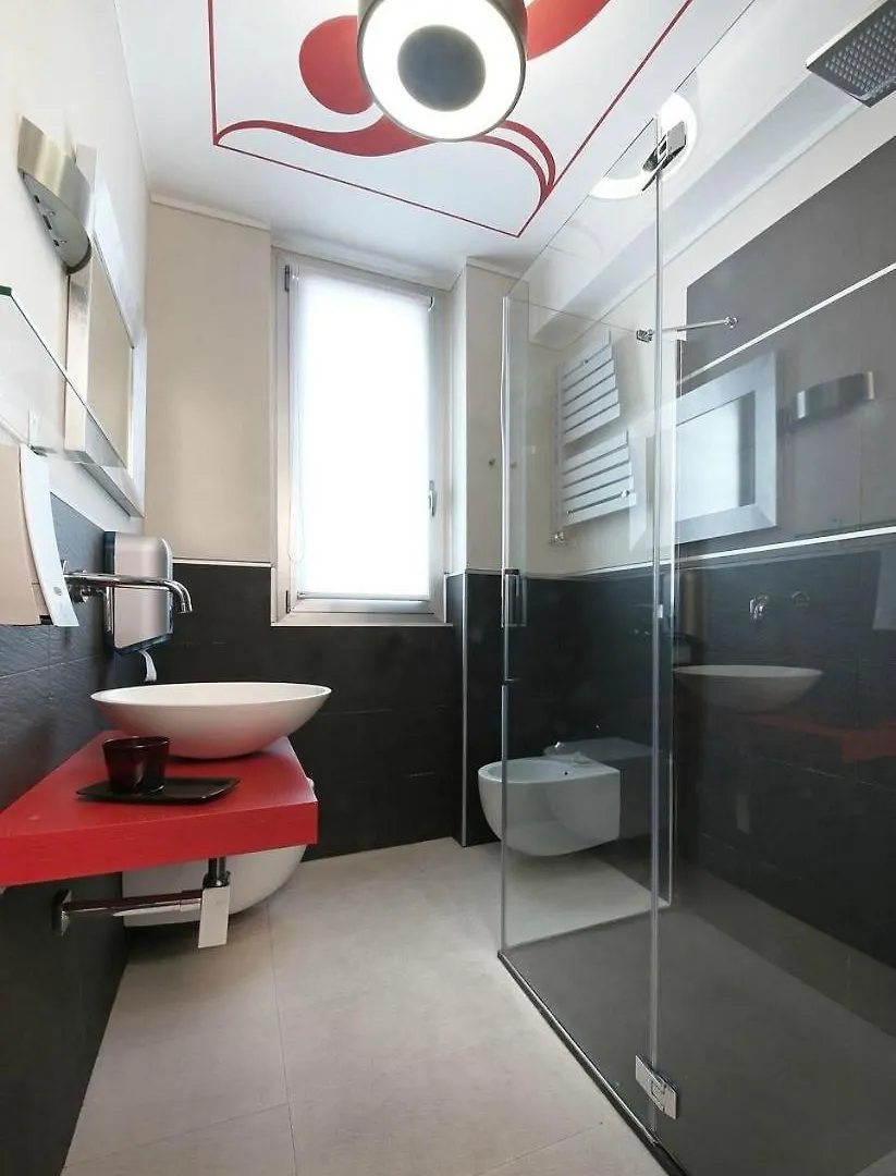 Happy Hotel Atelier Gardone Riviera Centro & Beach